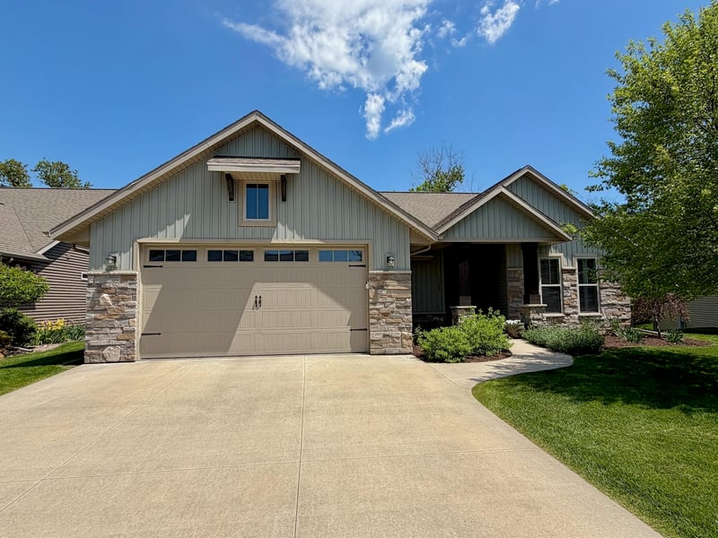 1104 Forestbrook Ln, Appleton, WI 54914