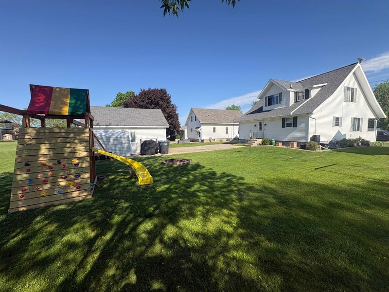 106 State St, Bonduel, WI 54107