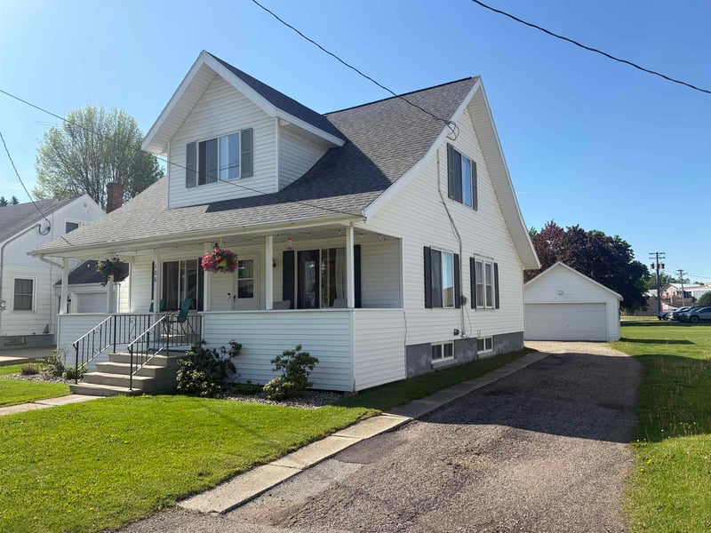 106 State St, Bonduel, WI 54107