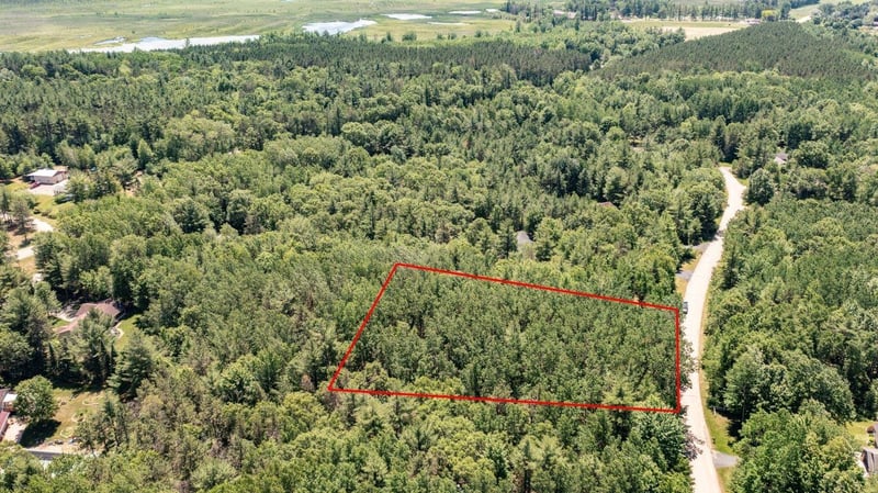 Forest View Ln, Clintonville, WI 54929