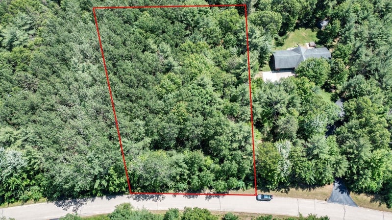 Forest View Ln, Clintonville, WI 54929