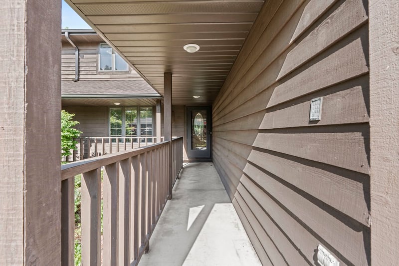 921 Divot Pl, Green Bay, WI 54313