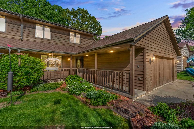921 Divot Pl, Green Bay, WI 54313