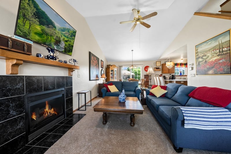 316 Desplaine Rd, De Pere, WI 54115-3749