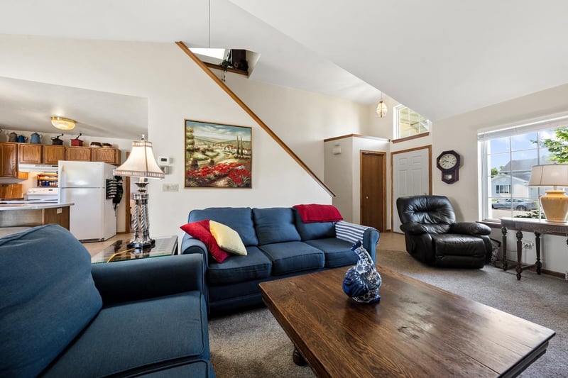 316 Desplaine Rd, De Pere, WI 54115-3749