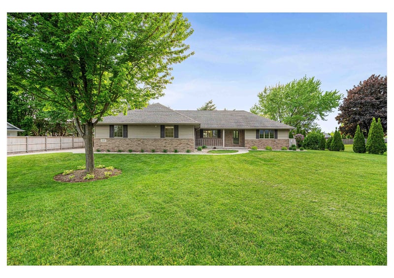 1112 Lake Park Rd, Menasha, WI 54952-8836