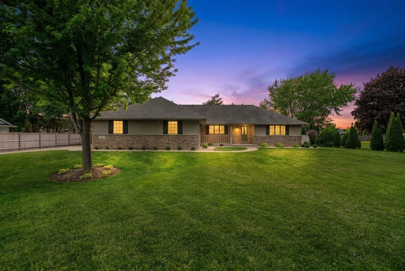 1112 Lake Park Rd, Menasha, WI 54952-8836