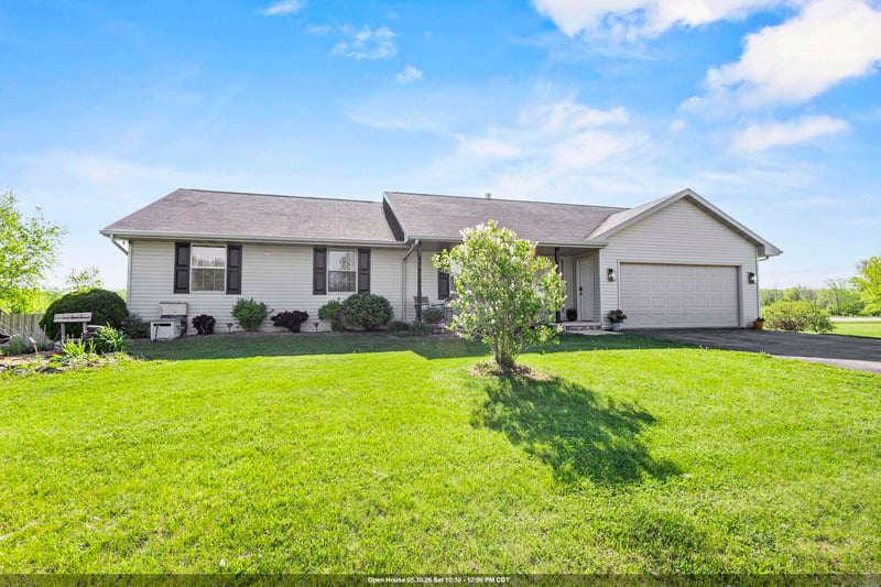 838 Poppy Ln, Little Suamico, WI 54141