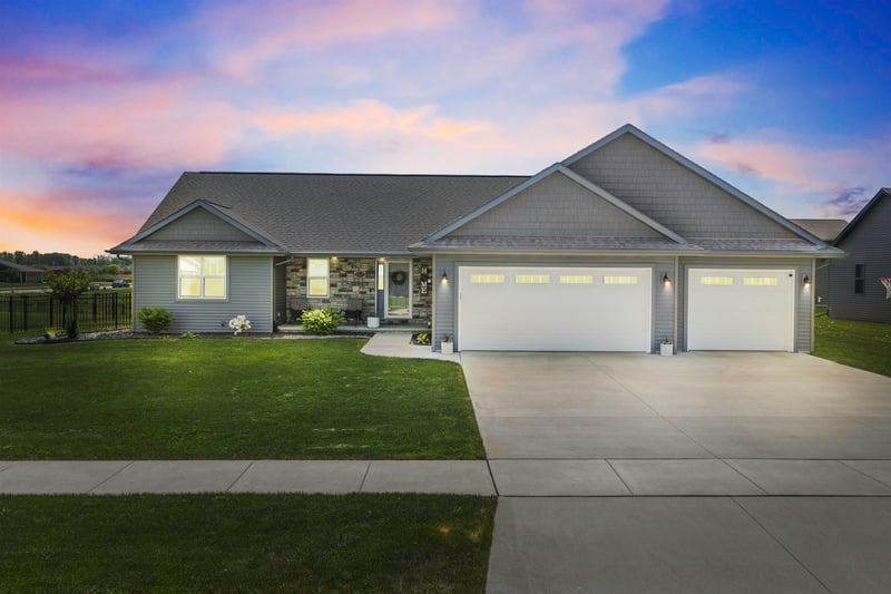 2532 Kilrush Rd, De Pere, WI 54115