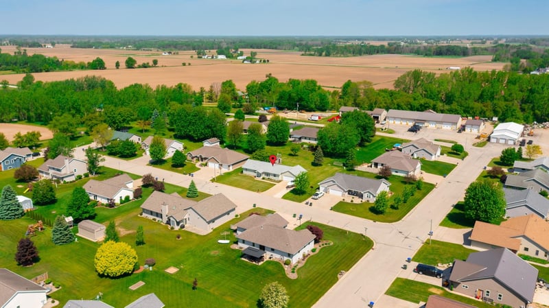 601 Country Breeze Ln, Black Creek, WI 54106