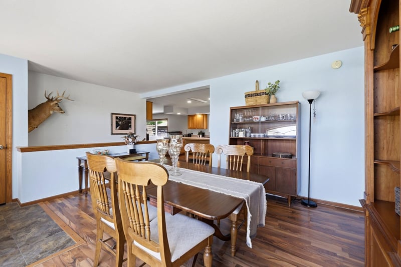 601 Country Breeze Ln, Black Creek, WI 54106