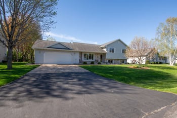 3453 Charlie Anna Dr, Oshkosh, WI 54904