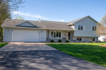 3453 Charlie Anna Dr, Oshkosh, WI 54904