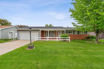 1756 Southland Ave, Oshkosh, WI 54902