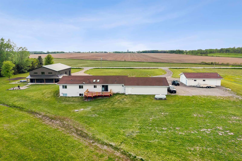 1254 Overland Rd, De Pere, WI 54115-9006