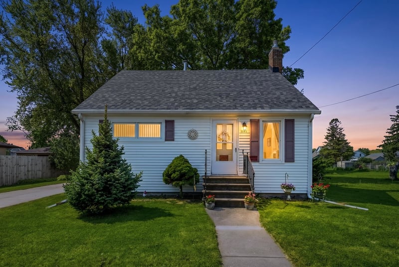1341 Otter Ave, Oshkosh, WI 54901-5452