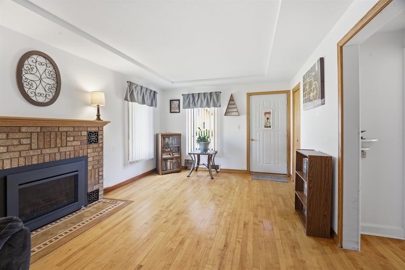 1341 Otter Ave, Oshkosh, WI 54901-5452