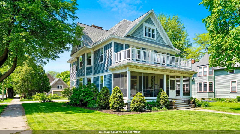 644 Jackson St, Green Bay, WI 54301-3512