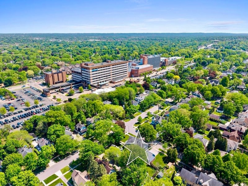 644 Jackson St, Green Bay, WI 54301-3512