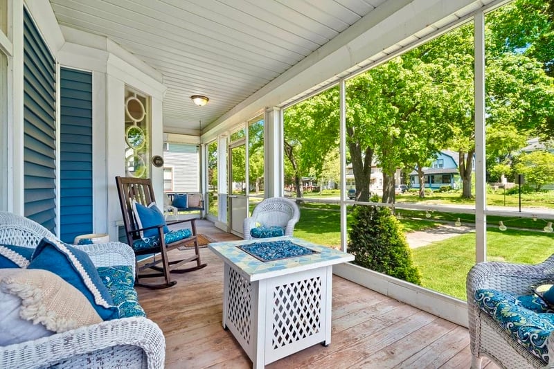 644 Jackson St, Green Bay, WI 54301-3512