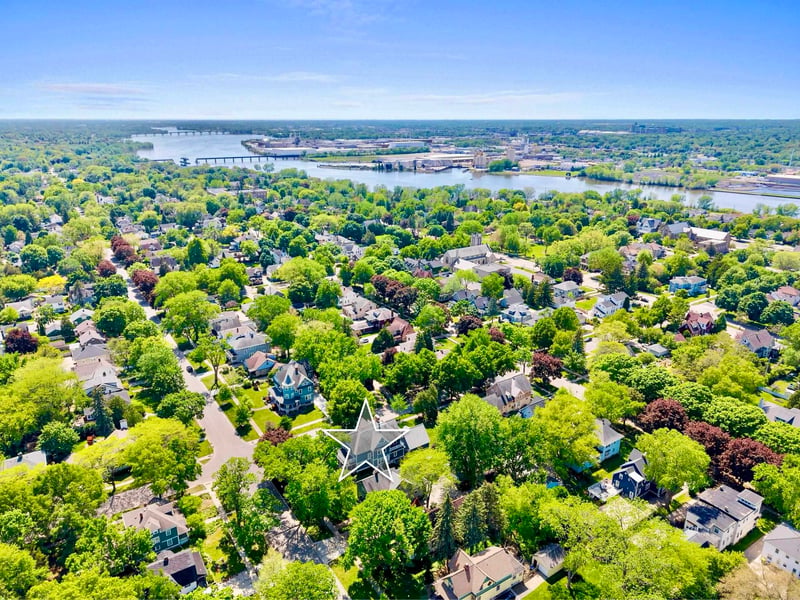 644 Jackson St, Green Bay, WI 54301-3512