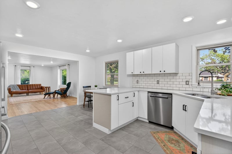2206 Mcdonald St, Appleton, WI 54911