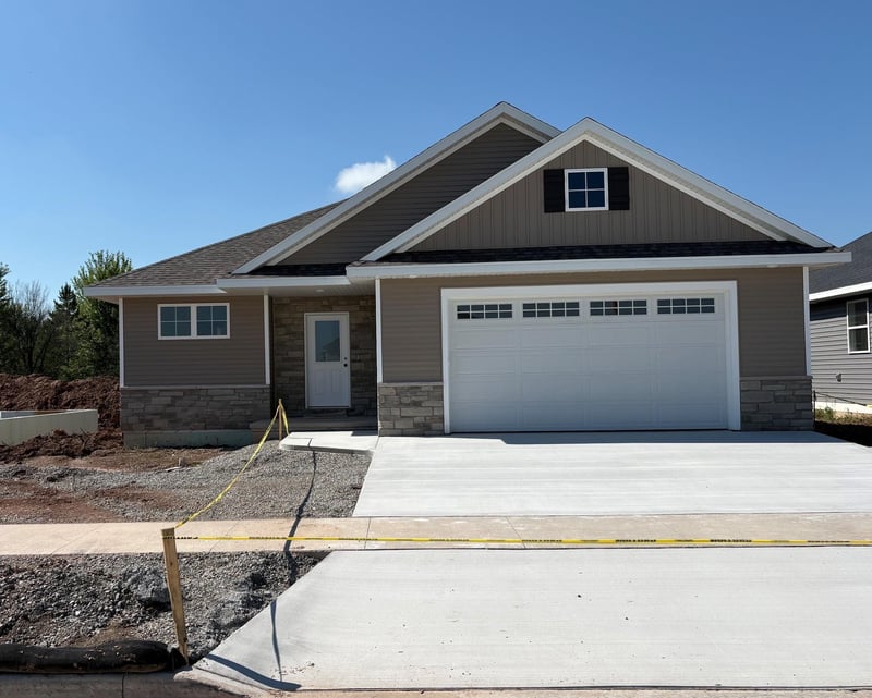 2105 Golden Gate Dr, Appleton, WI 54913