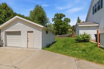 1498 Parkway Dr, Green Bay, WI 54304