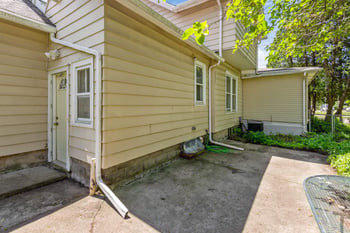 1020 Elmwood Ave, Oshkosh, WI 54901