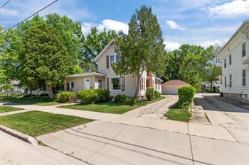 1020 Elmwood Ave, Oshkosh, WI 54901