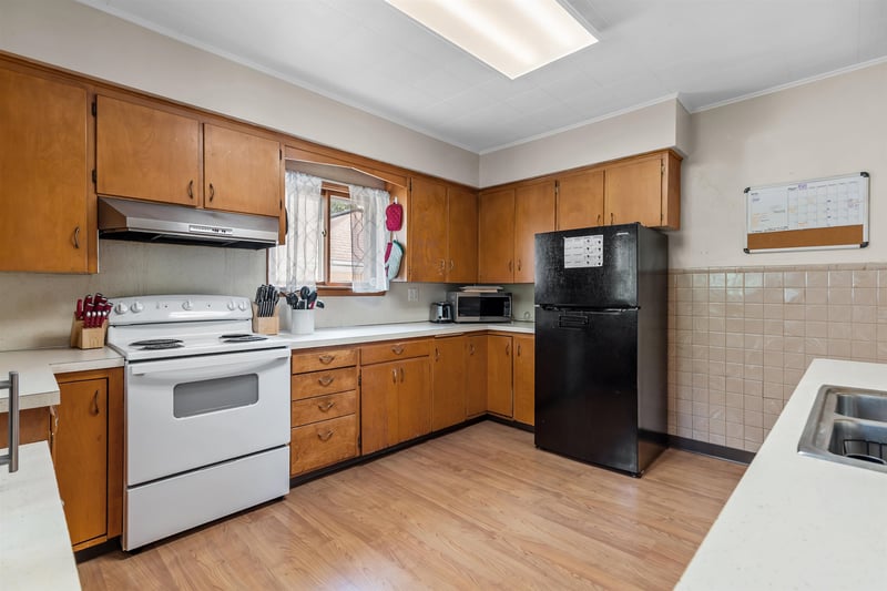 1020 Elmwood Ave, Oshkosh, WI 54901