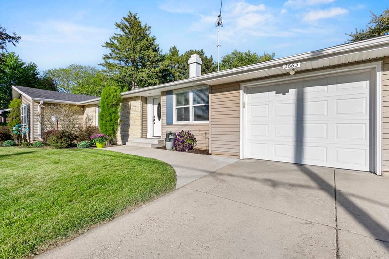 2663 Timber Ln, Green Bay, WI 54313