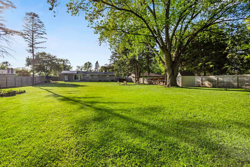 2663 Timber Ln, Green Bay, WI 54313