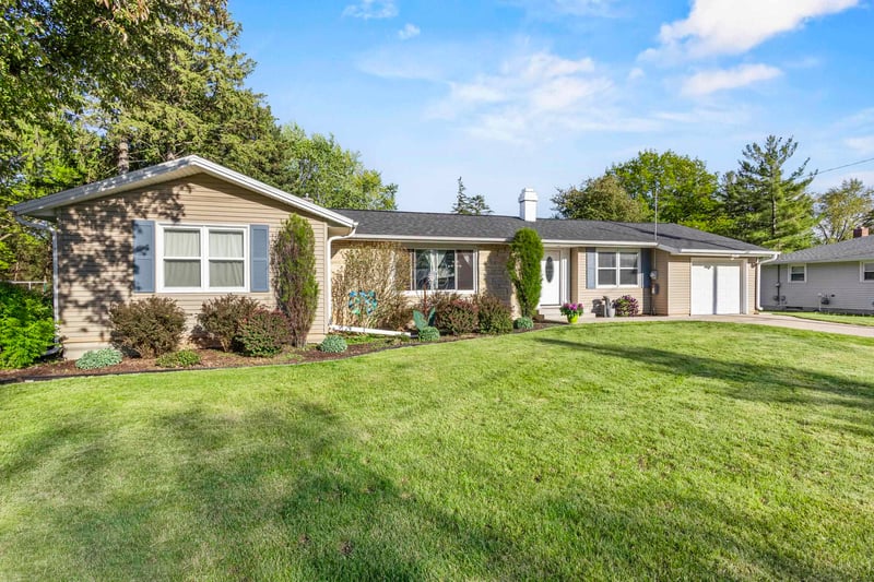 2663 Timber Ln, Green Bay, WI 54313