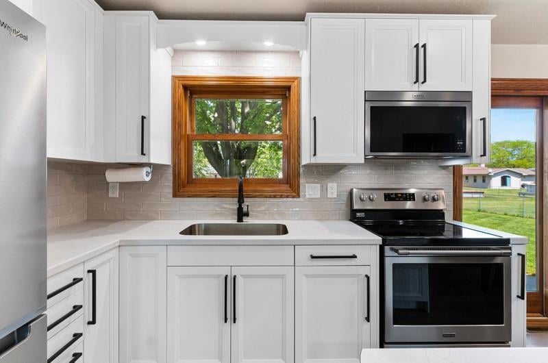 1127 Taylor St, Green Bay, WI 54303-6390