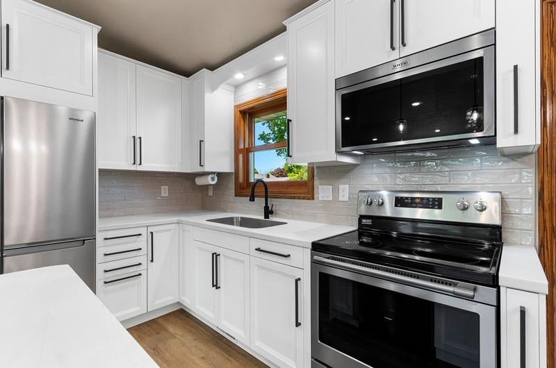 1127 Taylor St, Green Bay, WI 54303-6390