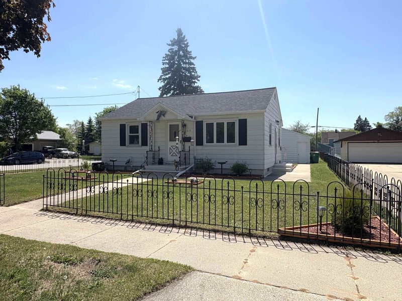 1618 Chicago St, Green Bay, WI 54304