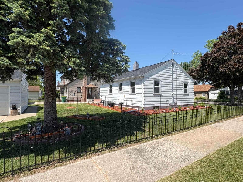 1618 Chicago St, Green Bay, WI 54304