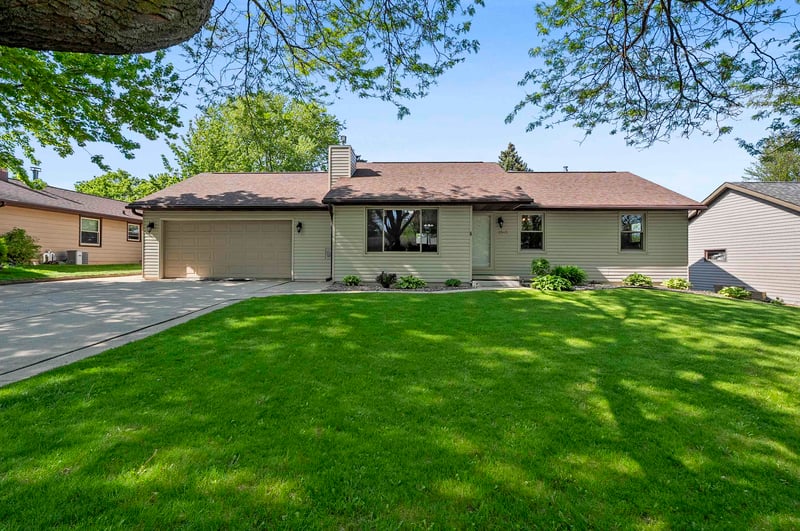 2545 Wildflower Row, Green Bay, WI 54311-5253