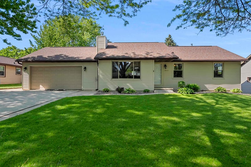 2545 Wildflower Row, Green Bay, WI 54311-5253