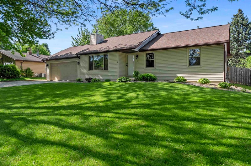 2545 Wildflower Row, Green Bay, WI 54311-5253