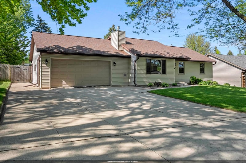 2545 Wildflower Row, Green Bay, WI 54311-5253