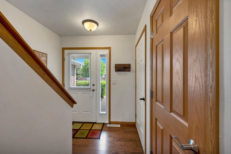 1909 Riverside Dr #H, Green Bay, WI 54313