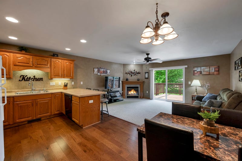 1909 Riverside Dr #H, Green Bay, WI 54313