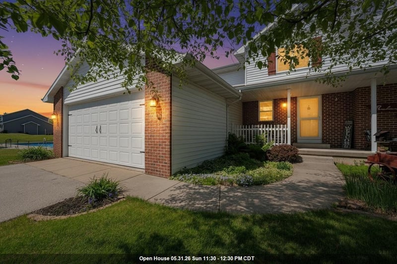 483 Madeline Ln, Little Suamico, WI 54141
