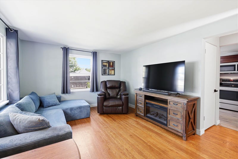 1228 8th St, Green Bay, WI 54304-0000