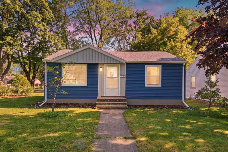 1228 8th St, Green Bay, WI 54304-0000