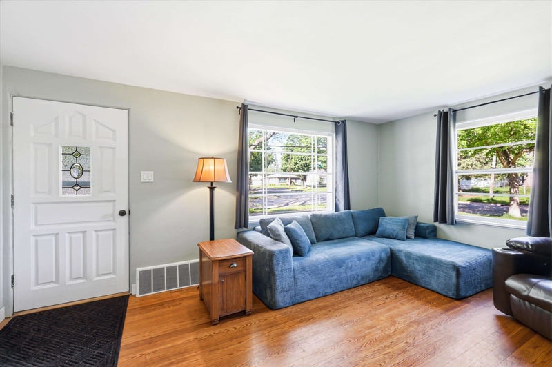 1228 8th St, Green Bay, WI 54304-0000