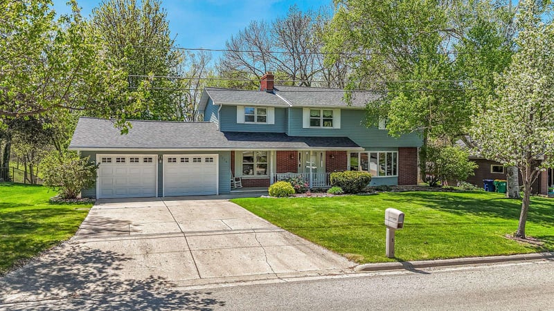 3258 Peterson Rd, Green Bay, WI 54311