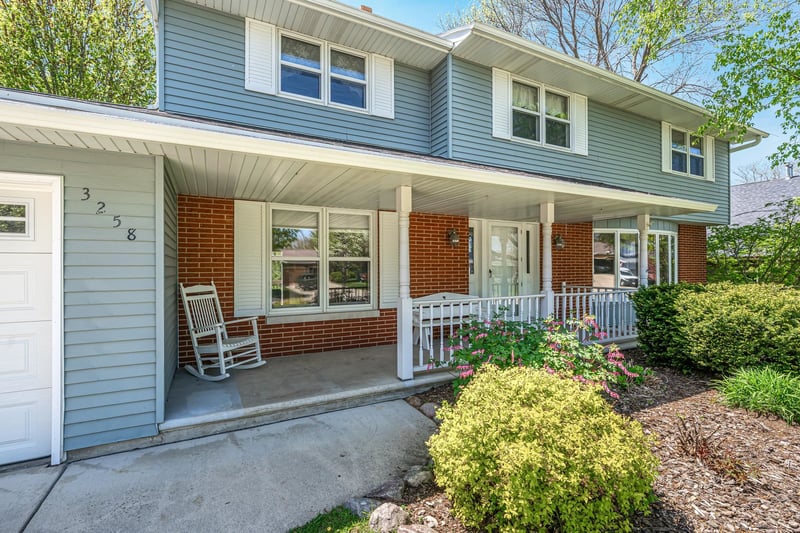 3258 Peterson Rd, Green Bay, WI 54311